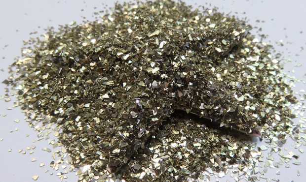 4 crushed glass glitter poured_low